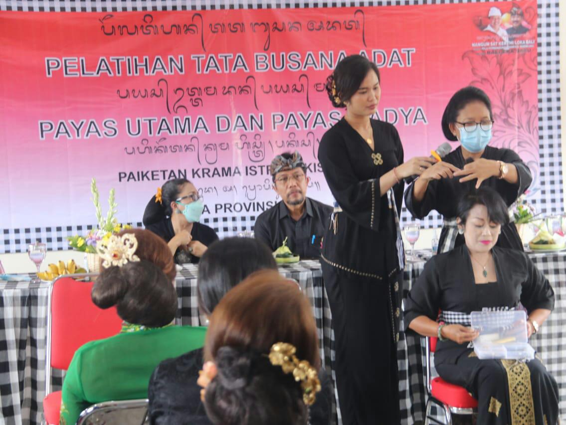 Ketua Harian PAKIS Sosialisasikan Pakem Payas Utama dan Payas Madya di Karangasem