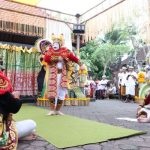 Wali Wota Jaya Negara ‘Ngayah Topeng Wali’ di Pura Dalem Puri, Banjar Pelagan Denpasar
