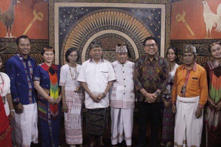 Wawali Denpasar Arya Wibawa Gaungkan Spirit Persaudaraan di Perayaan Natal IKAT Bali