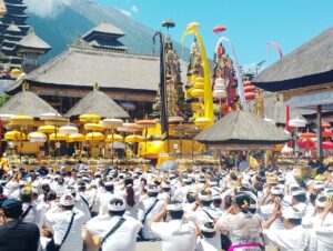 IBTK 2026 Kian Ramai, Arus Pamedek ke Besakih Tembus 28 Ribu per Hari