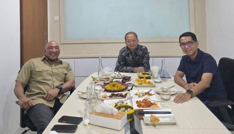 Ngobrol Santai Koster–De Gadjah, Soroti Isu Sampah dan Energi